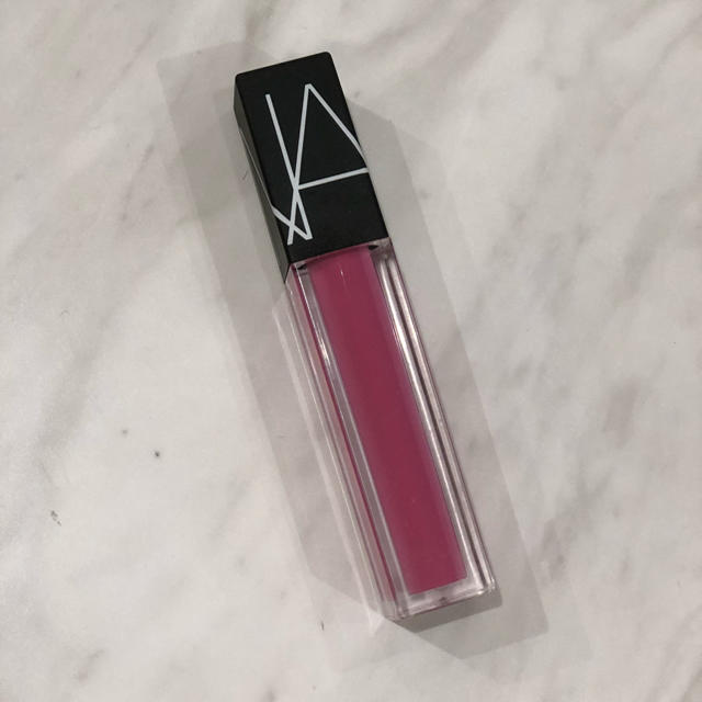 NARS(ナーズ)のNARS ベルベットリップグライド ピンク コスメ/美容のベースメイク/化粧品(口紅)の商品写真