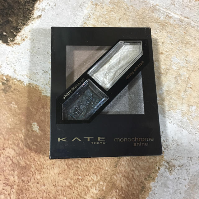 KATE(ケイト)のKATE モノクロームシャイン アイシャドウ コスメ/美容のベースメイク/化粧品(アイシャドウ)の商品写真