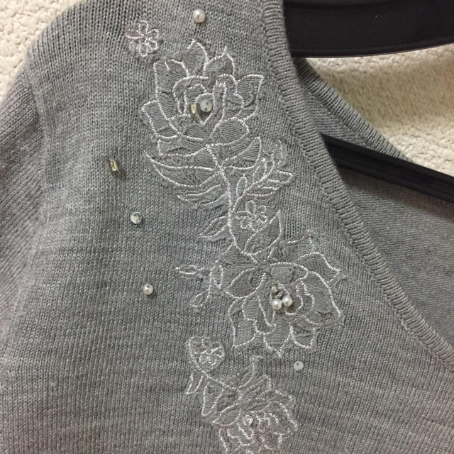 Fabulous Angela(ファビュラスアンジェラ)のファビュラスアンジェラ♡フラワー刺繍セーター レディースのトップス(ニット/セーター)の商品写真