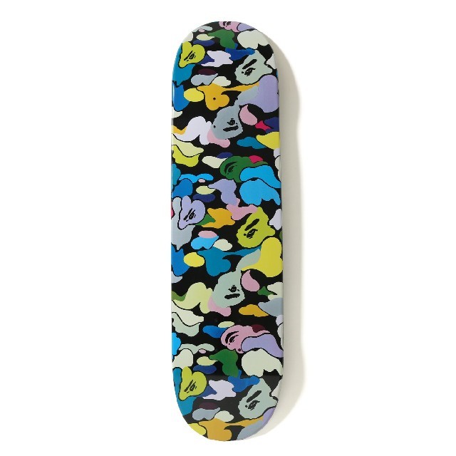 A BATHING APE(アベイシングエイプ)のA BATHING APE

MULTI CAMO SKATEBOARD  スポーツ/アウトドアのスポーツ/アウトドア その他(スケートボード)の商品写真