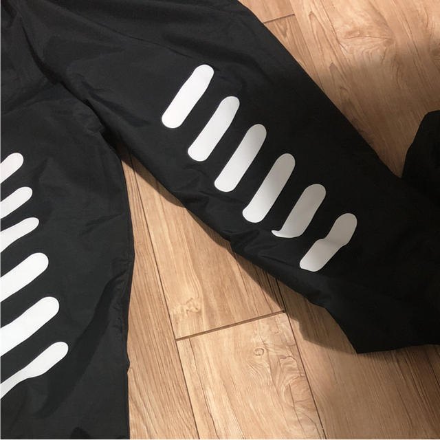 OFF-WHITE(オフホワイト)のNIKE × OFFWHITE TrackPants サイズ M メンズのパンツ(スラックス)の商品写真