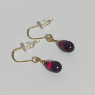 ガラス しずくピアス(ピアス)