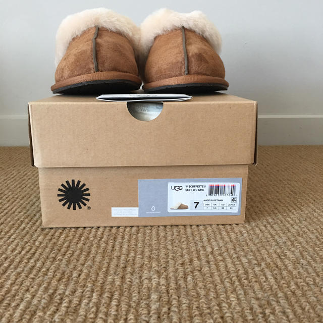 【新品未使用】UGGアグ SCUFFTTE 2 スカフィット スリッパ  25