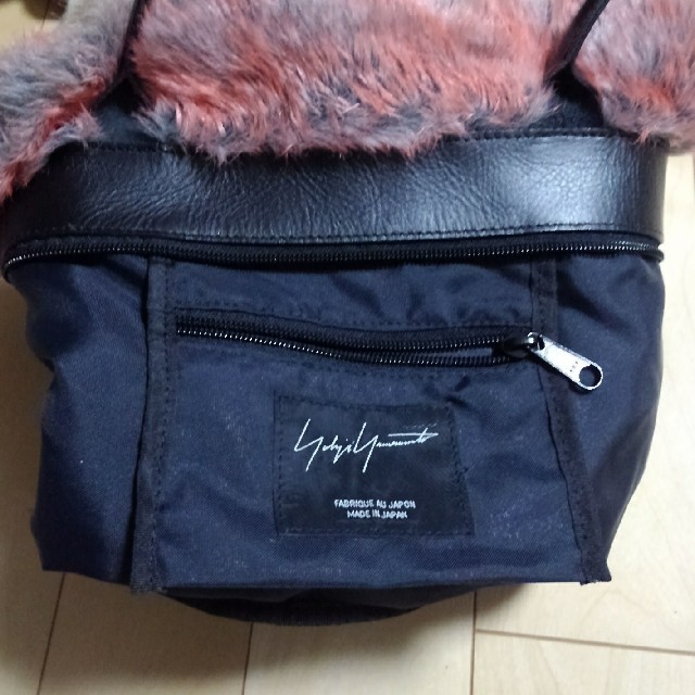 Yohji Yamamoto(ヨウジヤマモト)のヨウジヤマモト　中古　ファーバッグ レディースのバッグ(ハンドバッグ)の商品写真