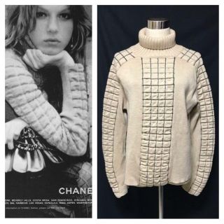 シャネル(CHANEL)の本物 シャネル ウール100％ マトラッセ チョコバー タートルネックセーター (ニット/セーター)