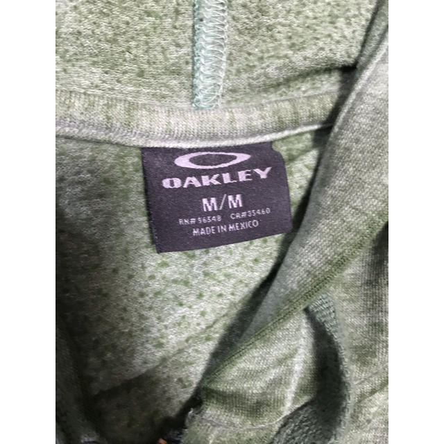Oakley(オークリー)のオークリー  薄手 パーカー Mサイズ カーキ メンズのトップス(パーカー)の商品写真