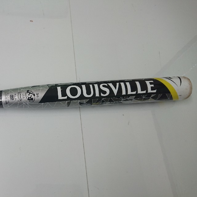 Louisville Slugger(ルイスビルスラッガー)のソフトボールゴム専用カタリスト2018  84cm710g スポーツ/アウトドアの野球(バット)の商品写真