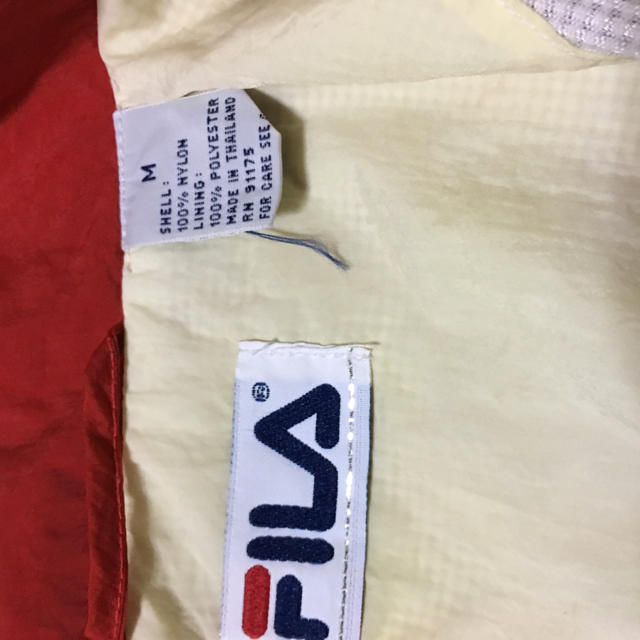 FILA(フィラ)のFILA フィラ ヴィンテージ 希少 破格 メンズのジャケット/アウター(ナイロンジャケット)の商品写真