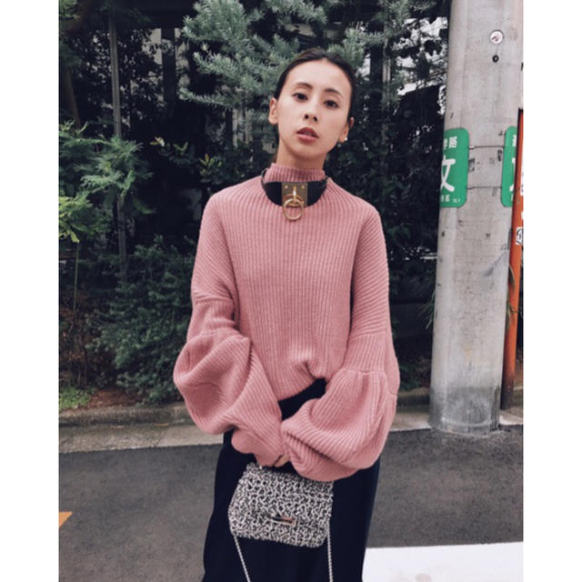 Ameri VINTAGE(アメリヴィンテージ)の期間限定！Ameri ☆ DROP PUFF SLEEVE KNIT レディースのトップス(ニット/セーター)の商品写真