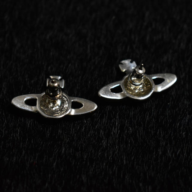 Vivienne Westwood - ピアス シルバー オーブ 小さめ ヴィヴィアン ...