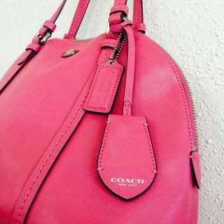 コーチ(COACH)のCOACH牛革コーラルピンクトートバッグ(トートバッグ)