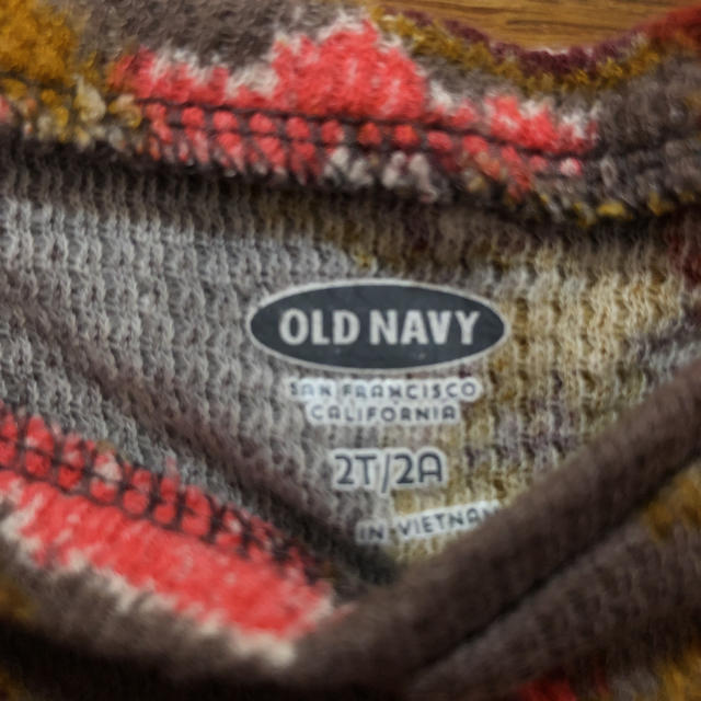 Old Navy(オールドネイビー)のOLD NAVY 花柄カットソー キッズ/ベビー/マタニティのキッズ服女の子用(90cm~)(Tシャツ/カットソー)の商品写真