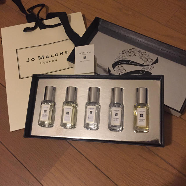 Jo Malone(ジョーマローン)のクリスマス限定ギフト♡JO MALONE5本9ミリサイズコロン1本のみ使用済 コスメ/美容の香水(香水(女性用))の商品写真