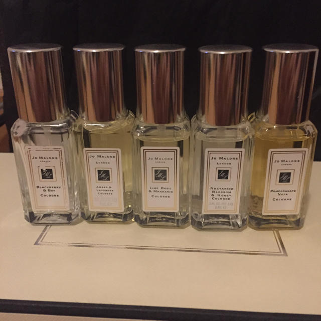 Jo Malone(ジョーマローン)のクリスマス限定ギフト♡JO MALONE5本9ミリサイズコロン1本のみ使用済 コスメ/美容の香水(香水(女性用))の商品写真