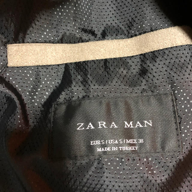 ZARA(ザラ)のzara  MEN スウェードジャケット レディースのジャケット/アウター(ノーカラージャケット)の商品写真