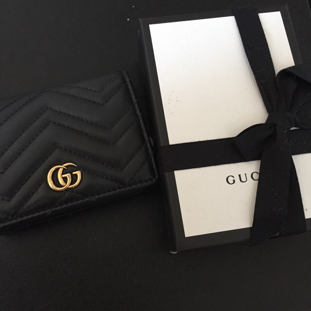 大人の上質  Gucci - ggマーモント　カードケース　財布　gucci 黒 財布