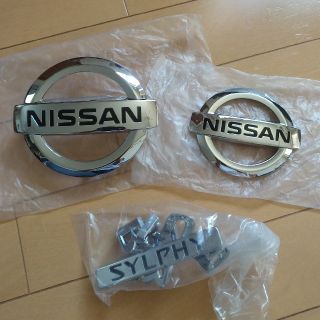 ニッサン(日産)のNISSAN　日産　エンブレム(車外アクセサリ)