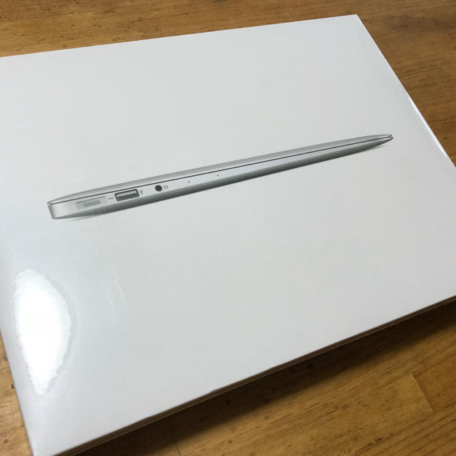 【新品】MacBook Air 1800/13.3  MQD42J/A