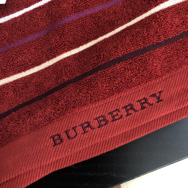 BURBERRY(バーバリー)の新品未使用。Burberry 大判バスタオル 140×100 インテリア/住まい/日用品の日用品/生活雑貨/旅行(タオル/バス用品)の商品写真