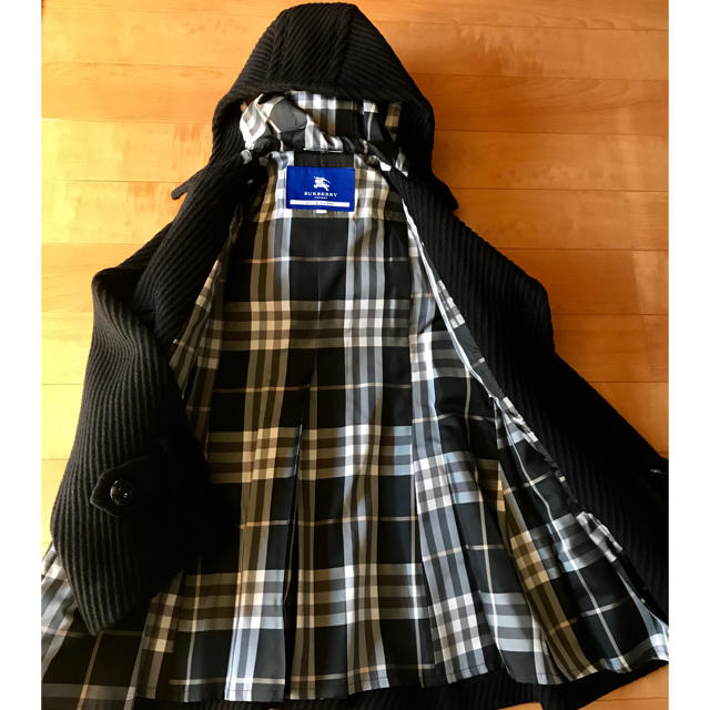 BURBERRY BLUE LABEL(バーバリーブルーレーベル)のバーバリー ブルーレーベル コート 裏地 キュプラ チェック 黒 38 レディースのジャケット/アウター(ピーコート)の商品写真