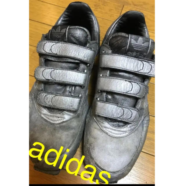 adidas(アディダス)のadidas  スニーカー  シルバー  27㎝   メンズの靴/シューズ(スニーカー)の商品写真