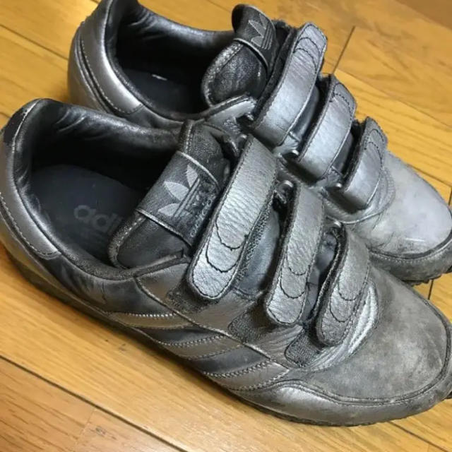 adidas(アディダス)のadidas  スニーカー  シルバー  27㎝   メンズの靴/シューズ(スニーカー)の商品写真