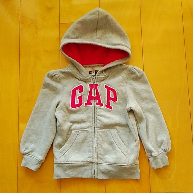 babyGAP(ベビーギャップ)のbabyGap　パーカー 3才児用 キッズ/ベビー/マタニティのキッズ服女の子用(90cm~)(ジャケット/上着)の商品写真