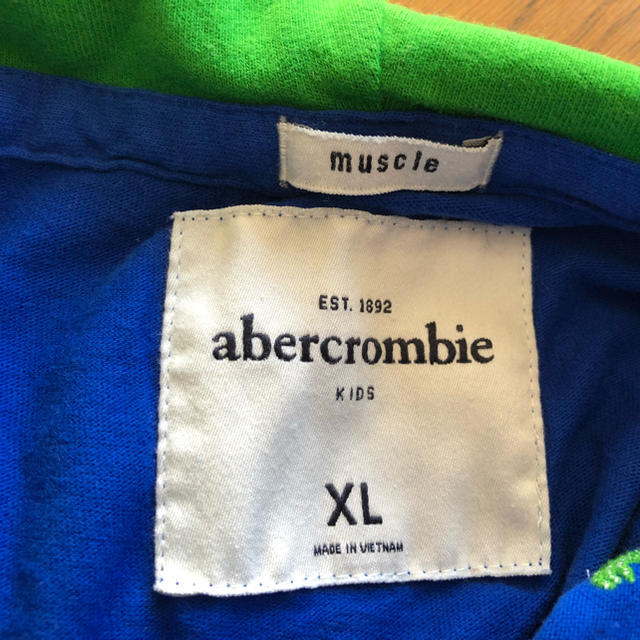 Abercrombie&Fitch(アバクロンビーアンドフィッチ)のアバクロ男子 パーカー キッズ/ベビー/マタニティのキッズ服男の子用(90cm~)(その他)の商品写真