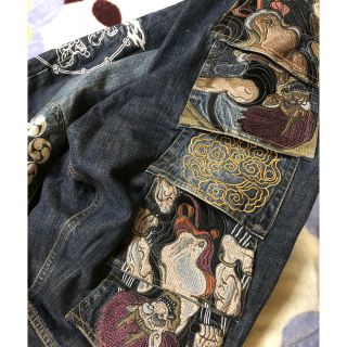 カラクリタマシイ(絡繰魂)のからくり魂カラクリ和柄刺繍デニムジーンズ大きなサイズ美品40レア絡繰魂お値下げ(デニム/ジーンズ)