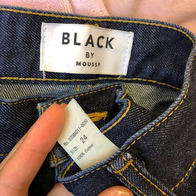 BLACK by moussy(ブラックバイマウジー)の《mas様お取り置き》訳ありBLACK by moussy KONA 24インチ レディースのパンツ(デニム/ジーンズ)の商品写真