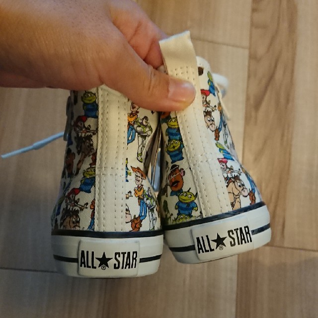 CONVERSE(コンバース)のコンバース×トイ・ストーリー コラボ キッズ/ベビー/マタニティのキッズ靴/シューズ(15cm~)(スニーカー)の商品写真