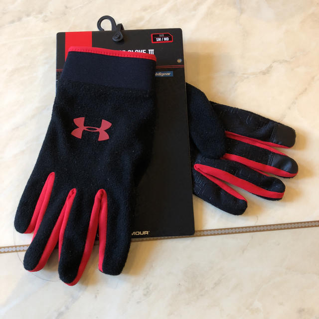 UNDER ARMOUR(アンダーアーマー)のアンダーアーマー★フリース手袋★サイズSM/MD スポーツ/アウトドアのトレーニング/エクササイズ(トレーニング用品)の商品写真