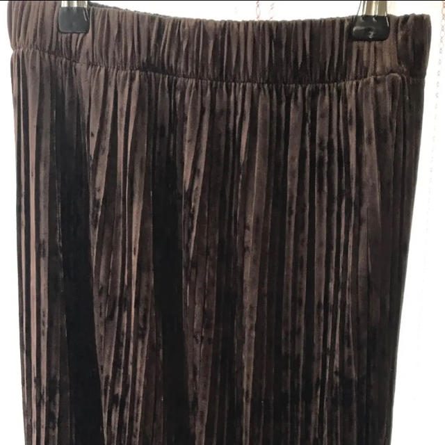 GU(ジーユー)のGU プリーツスカート ブラウン レディースのスカート(ロングスカート)の商品写真