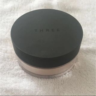 スリー(THREE)のTHREE フェイスパウダー(フェイスパウダー)