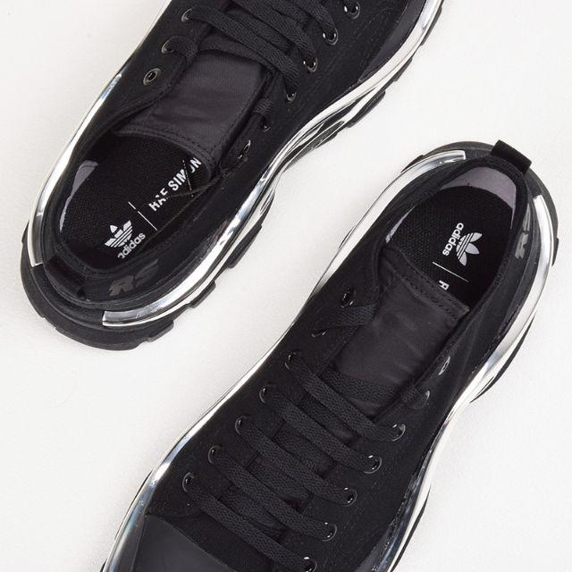 RAF SIMONS(ラフシモンズ)のラフシモンズ adidas デトロイトランナーUS8 26cm メンズの靴/シューズ(スニーカー)の商品写真