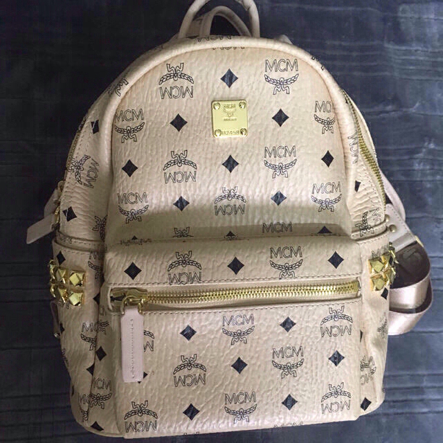 MCM スタッズ リュック ベージュ Sサイズ 美品 正規品 特価商品 www