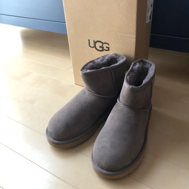 ウールサイズ新品未使用品⭐️UGG／アグー／ムートン ブーツ