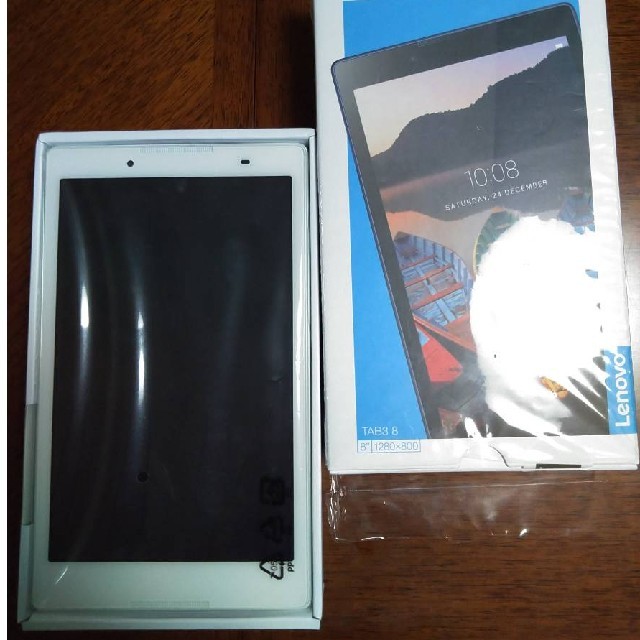 SIM解除済*Lenovo*レノボ*TAB3 602LV*ポラールホワイト*新品 スマホ/家電/カメラのPC/タブレット(タブレット)の商品写真