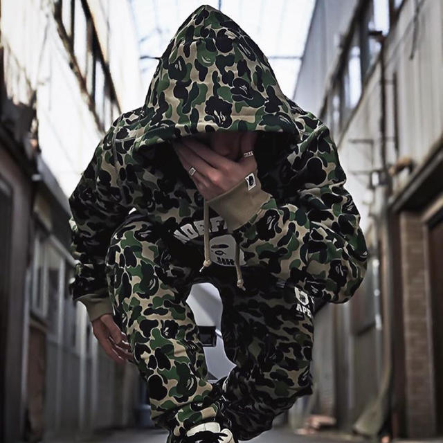 A BATHING APE(アベイシングエイプ)のAPE undefeated コラボパーカー フーディー  メンズのトップス(パーカー)の商品写真