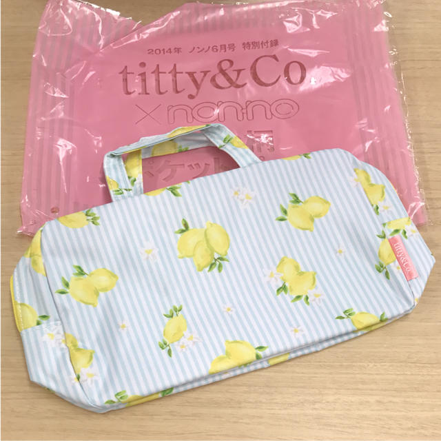 titty&co(ティティアンドコー)のレモン柄ポーチ♪ティティ レディースのファッション小物(ポーチ)の商品写真