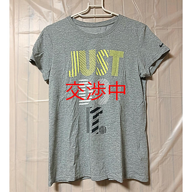 NIKE(ナイキ)のNIKEのTシャツ レディースのトップス(Tシャツ(半袖/袖なし))の商品写真