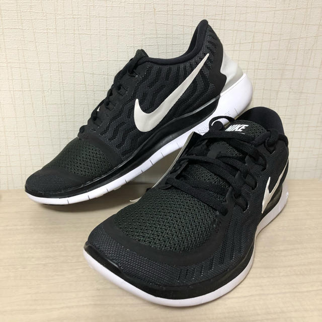 NIKE(ナイキ)の新品 NIKE ナイキ フリー 5.0 NIKE FREE 5.0 レディースの靴/シューズ(スニーカー)の商品写真