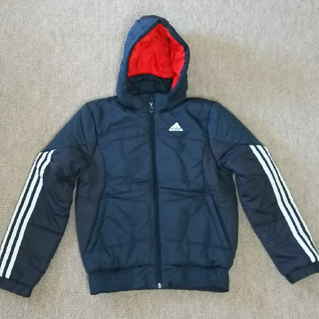 adidas(アディダス)のadidas ダウン 男の子 size130 キッズ/ベビー/マタニティのキッズ服男の子用(90cm~)(ジャケット/上着)の商品写真