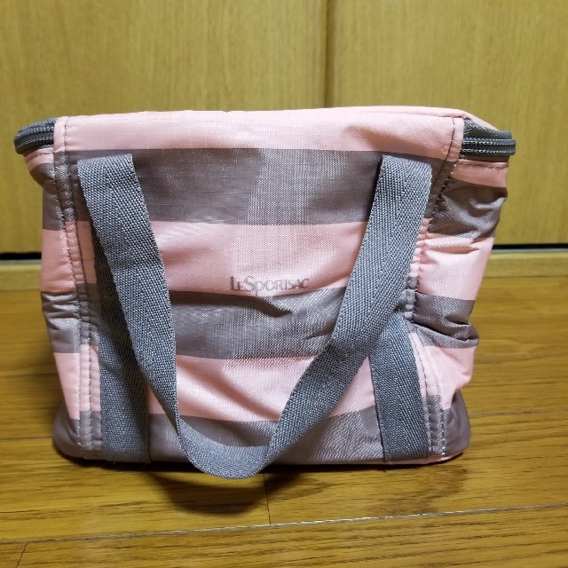 LeSportsac(レスポートサック)のレスポートサック　保冷バッグ　未使用　美品 インテリア/住まい/日用品のキッチン/食器(弁当用品)の商品写真