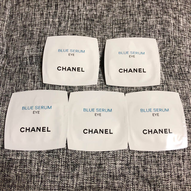 CHANEL(シャネル)の新品・未使用サンプル CHANEL シャネル  ブルー  セラム  アイ ５枚 コスメ/美容のスキンケア/基礎化粧品(美容液)の商品写真