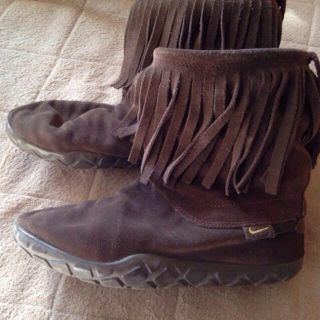 ナイキ(NIKE)のナイキ フリンジブーツ（ミネトンカUGG(ブーツ)