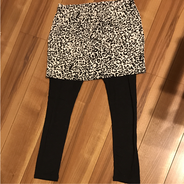 GU(ジーユー)のレオパード柄スカート付きレギンス レディースのレッグウェア(レギンス/スパッツ)の商品写真