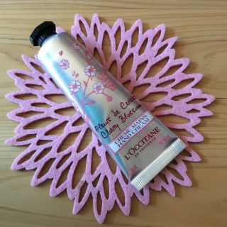 ロクシタン(L'OCCITANE)のロクシタン＊新品ハンドクリーム(ネイルケア)