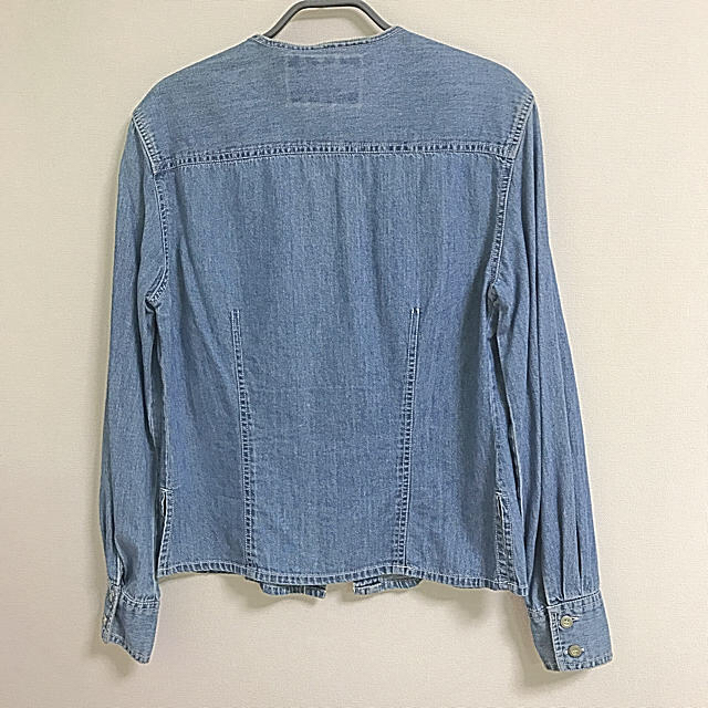 Levi's(リーバイス)のリーバイス ノーカラーデニムシャツ  M レディースのトップス(シャツ/ブラウス(長袖/七分))の商品写真