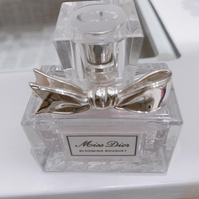 Dior(ディオール)のChristian Dior ブルーミンブーケ 30ml コスメ/美容の香水(香水(女性用))の商品写真